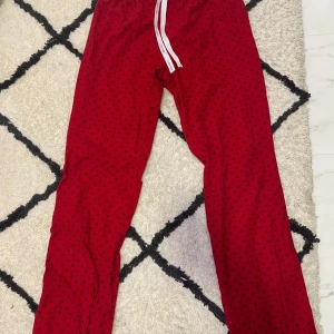 Röda byxor från Calvin Klein - pyjama pants from calvin klein💕