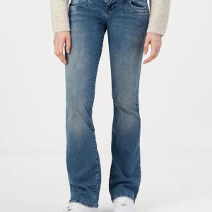 Blå ltb jeans  - Säljer dessa supersnygga ltb jeans och är super sköna på. Säljs pågrund av att det inte kommer till användning. Jeansen är i väldigt bra skick.