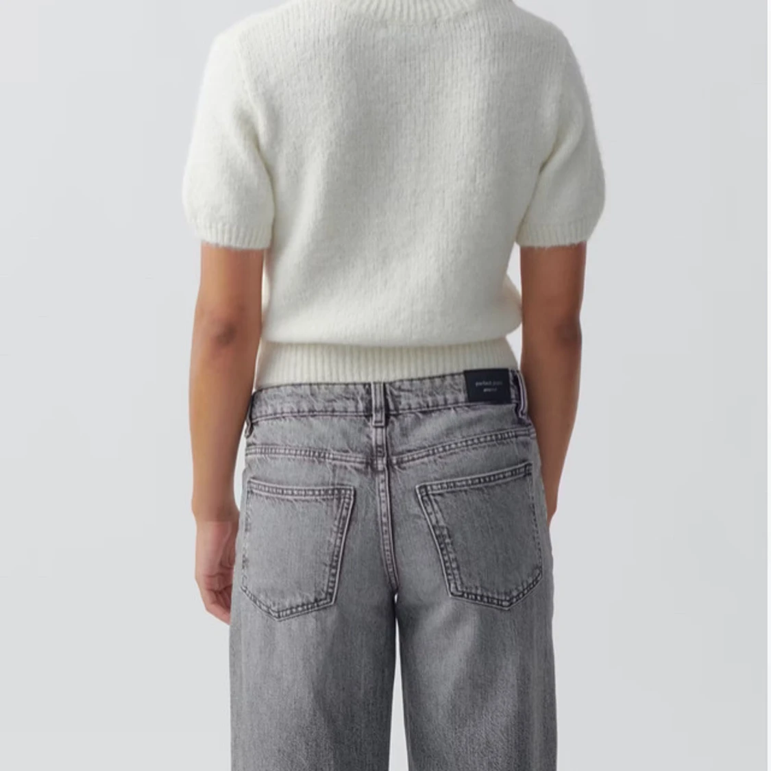 Vit stickad kortärmad tröja - 1