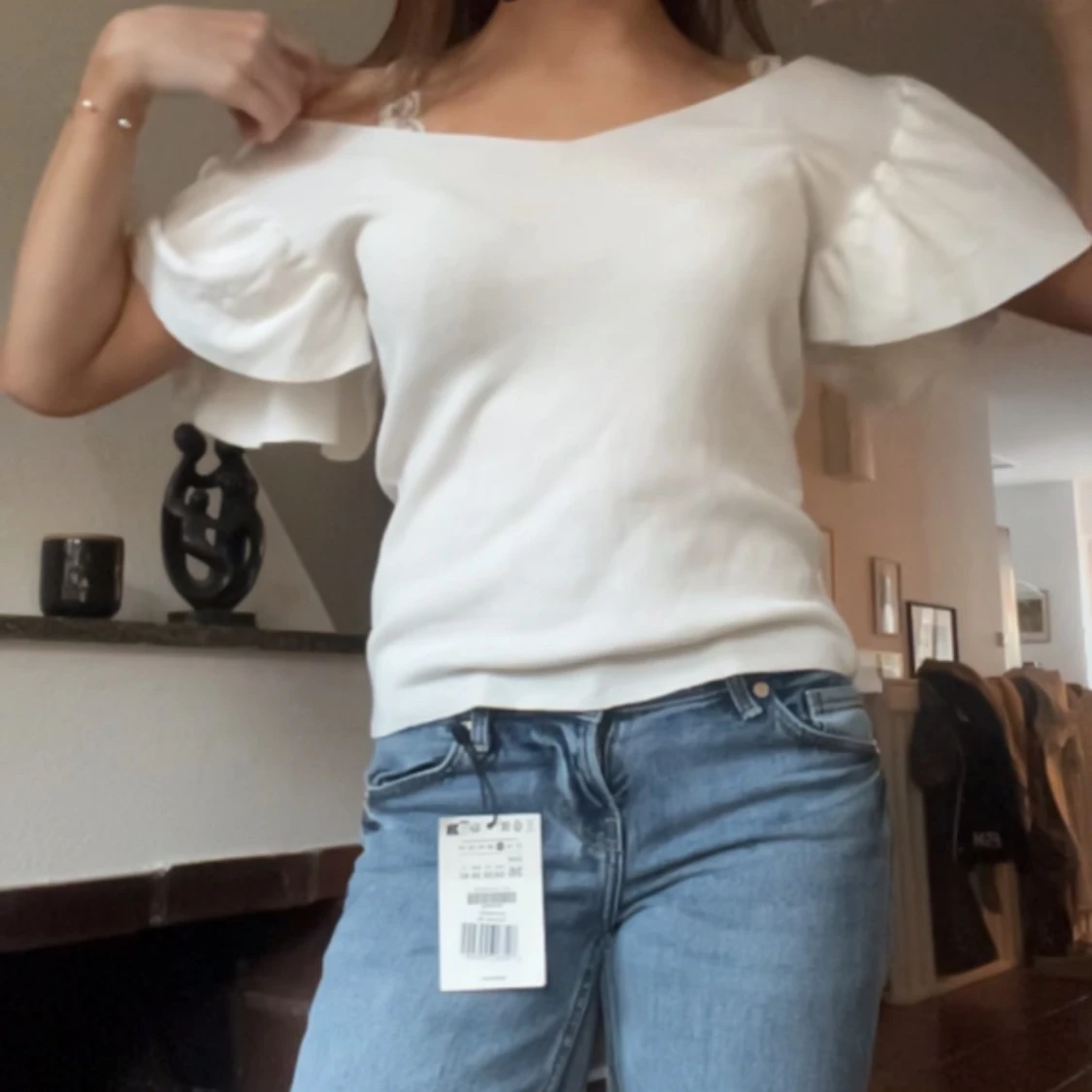 Vit topp med puffärmar - 3