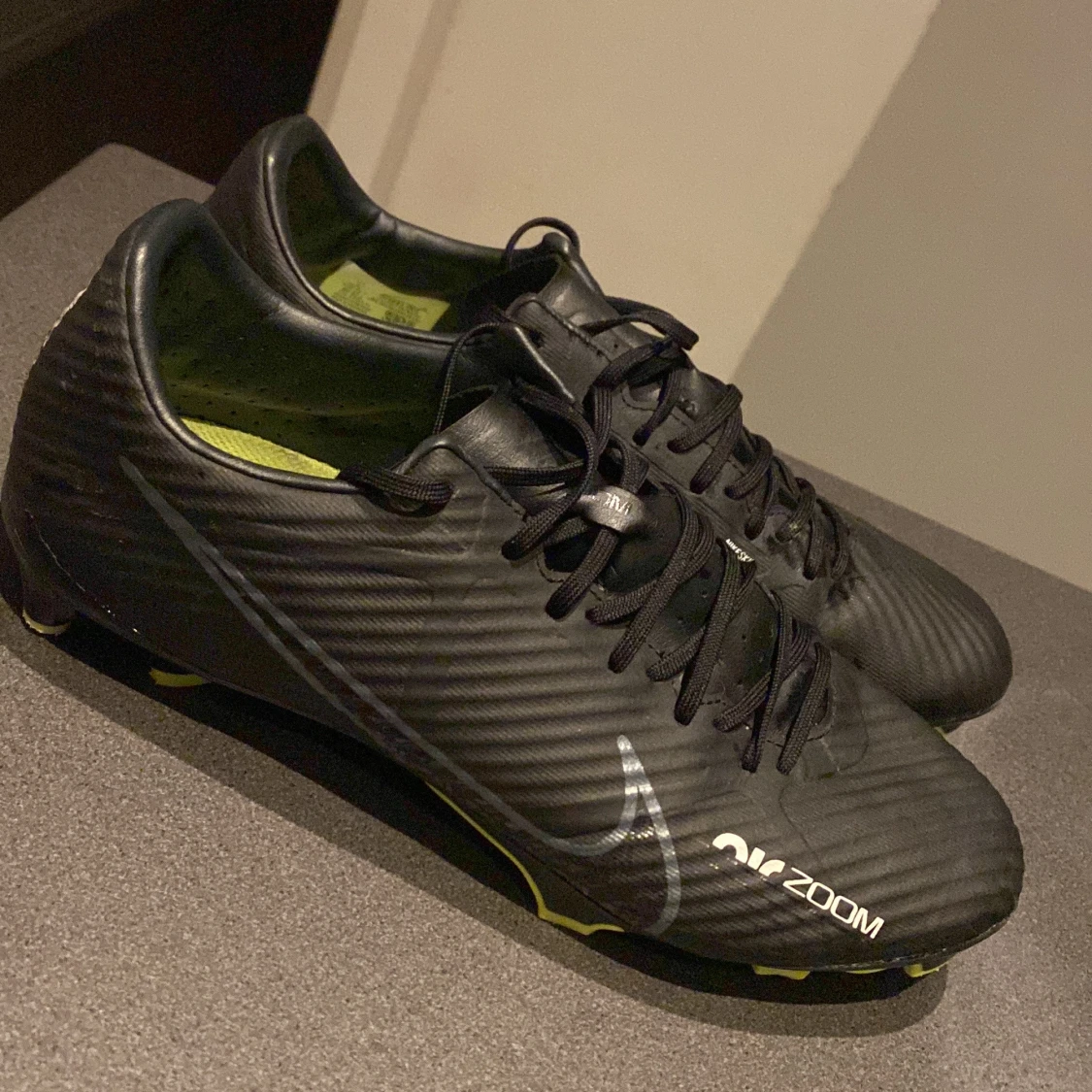 Svarta fotbollsskor från Nike - 2