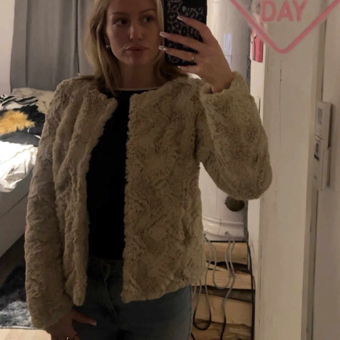 Beige fluff jacka - 1