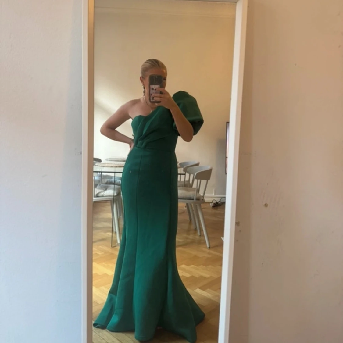 Grön axelbandslös långklänning - 1