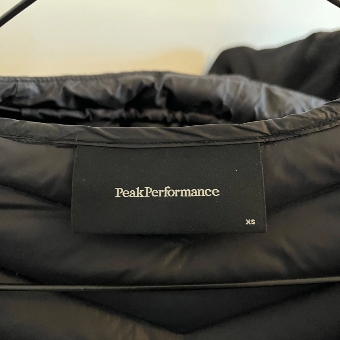 Svart dunjacka från Peak Performance - 2