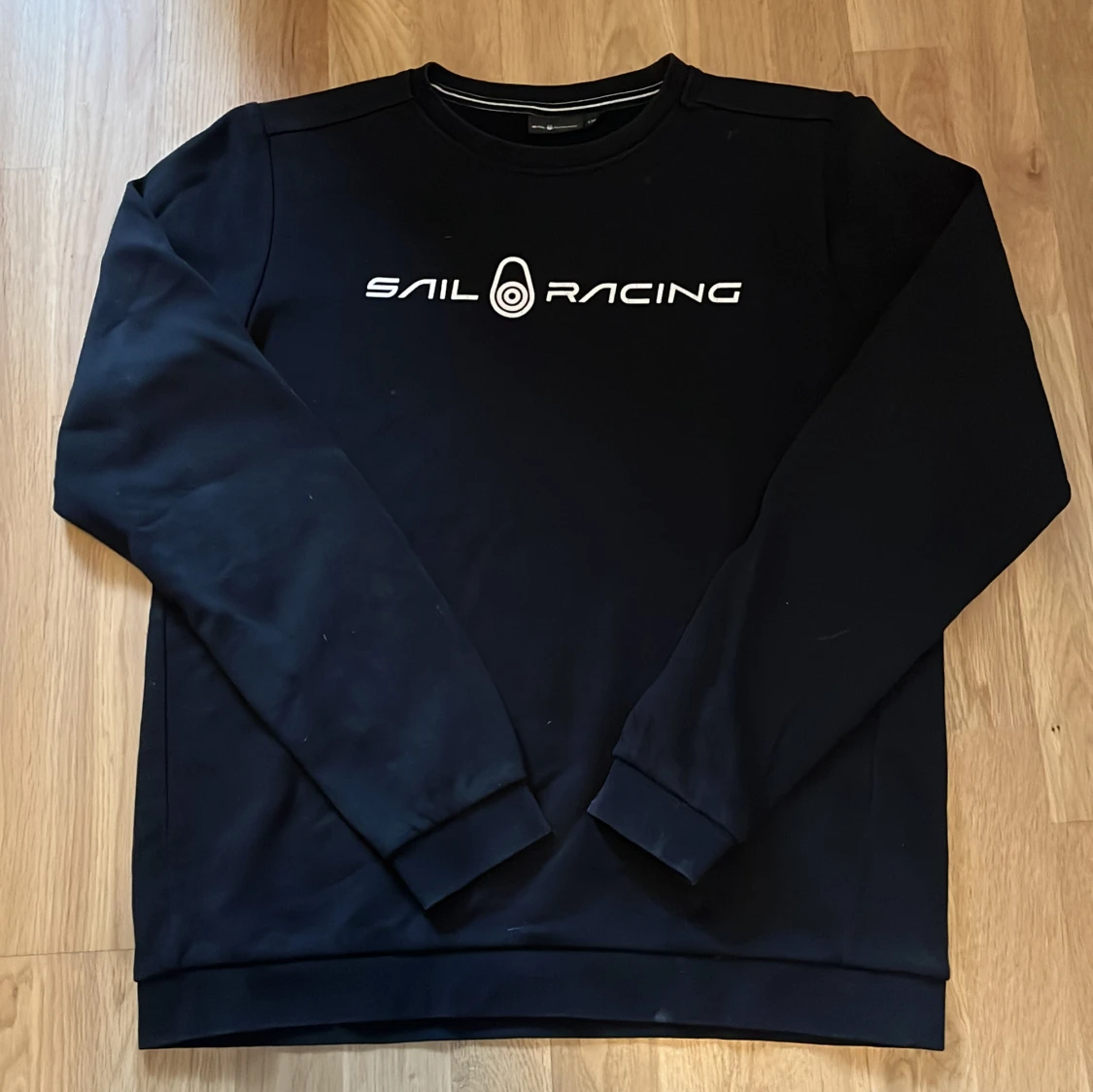 Svart tröja från Sail Racing