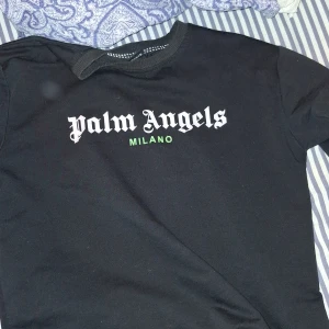 Pa tröja - Väldigt snygg och skön tröja med snygg text på framsidan storlek M men passar S