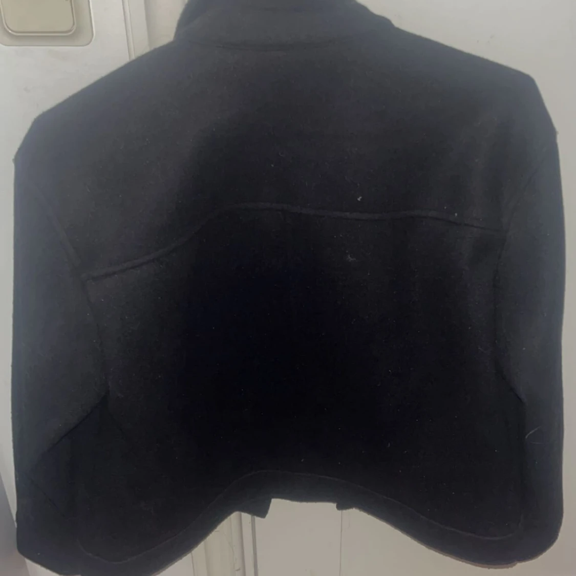 Svart kort kappa - 3