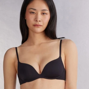 Intimissimi push up bh - Ny bh som jag fick I julklapp men har aldrig använt pågrund av att den är för liten. Pris går att diskutera