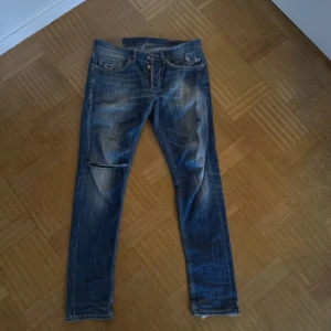 Dondup jeans - Säljer ett par blå jeans från dondup strlk 33 skriv om du har några frågor