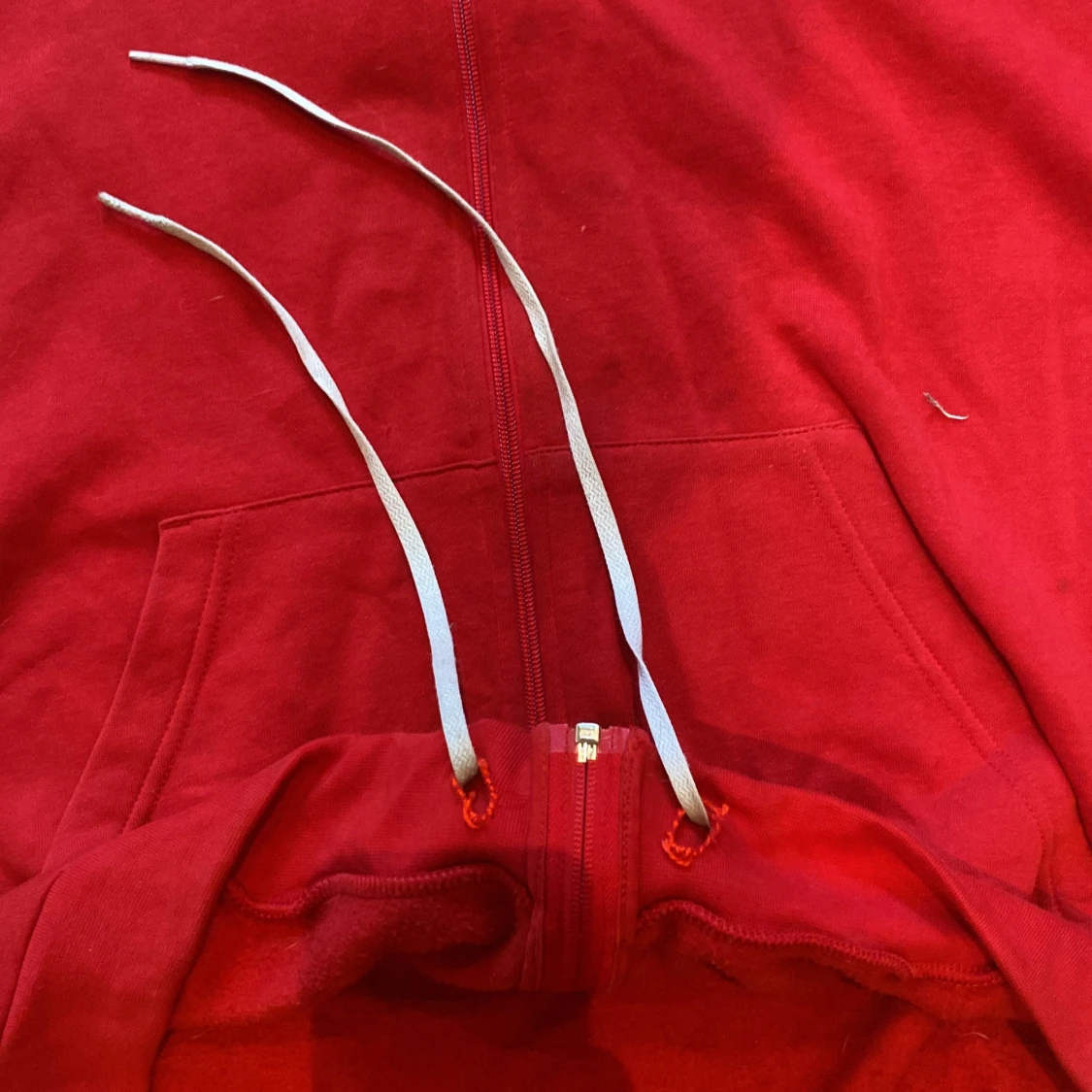 Röd hoodie från Adidas - 90