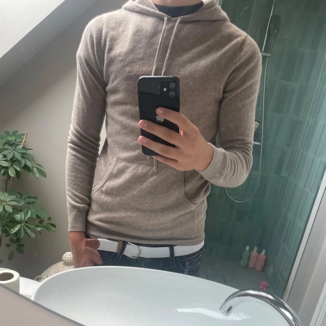 Beige kashmir hoodie från John Henric