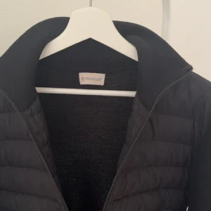 Moncler  - Jacka - sold 