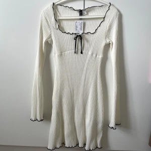 Vit klänning hm  - Helt ny! Passar xs-s!