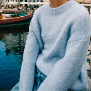 Stickad tröja - Så fin och mysig stickad tröja från zara, perfekt till hösten!💖skriv för egna bilder💖