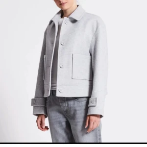 Höstjacka - Fin kappa från Lager 157! Köpt i våras men har knappt kommit till användning