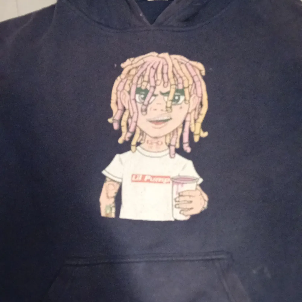 Hej säljer lil pump hoodie kom privat för mer. Hoodies.