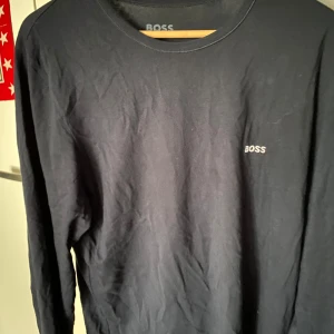 Hugo boss - Snygg Hugo långärmad som knappt blivit använd 