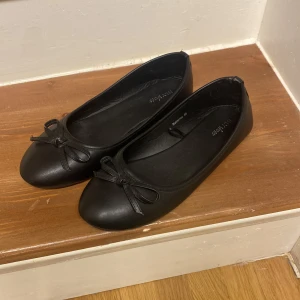 Ballerina skor  - Super snygga från Nelly, nästan oanvända 😁