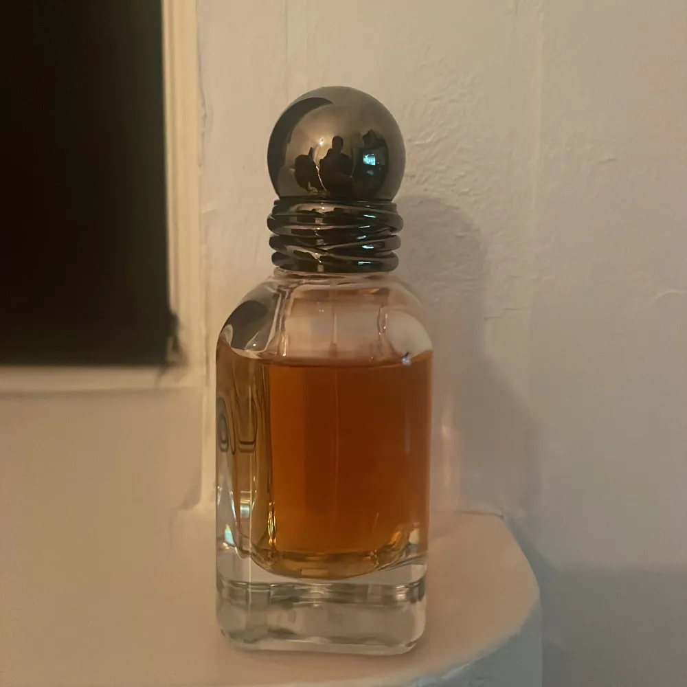 Säljer arami stronger with you 50 ml. Nästan helt oanvänd. 48/50 ml kvar . Accessoarer.