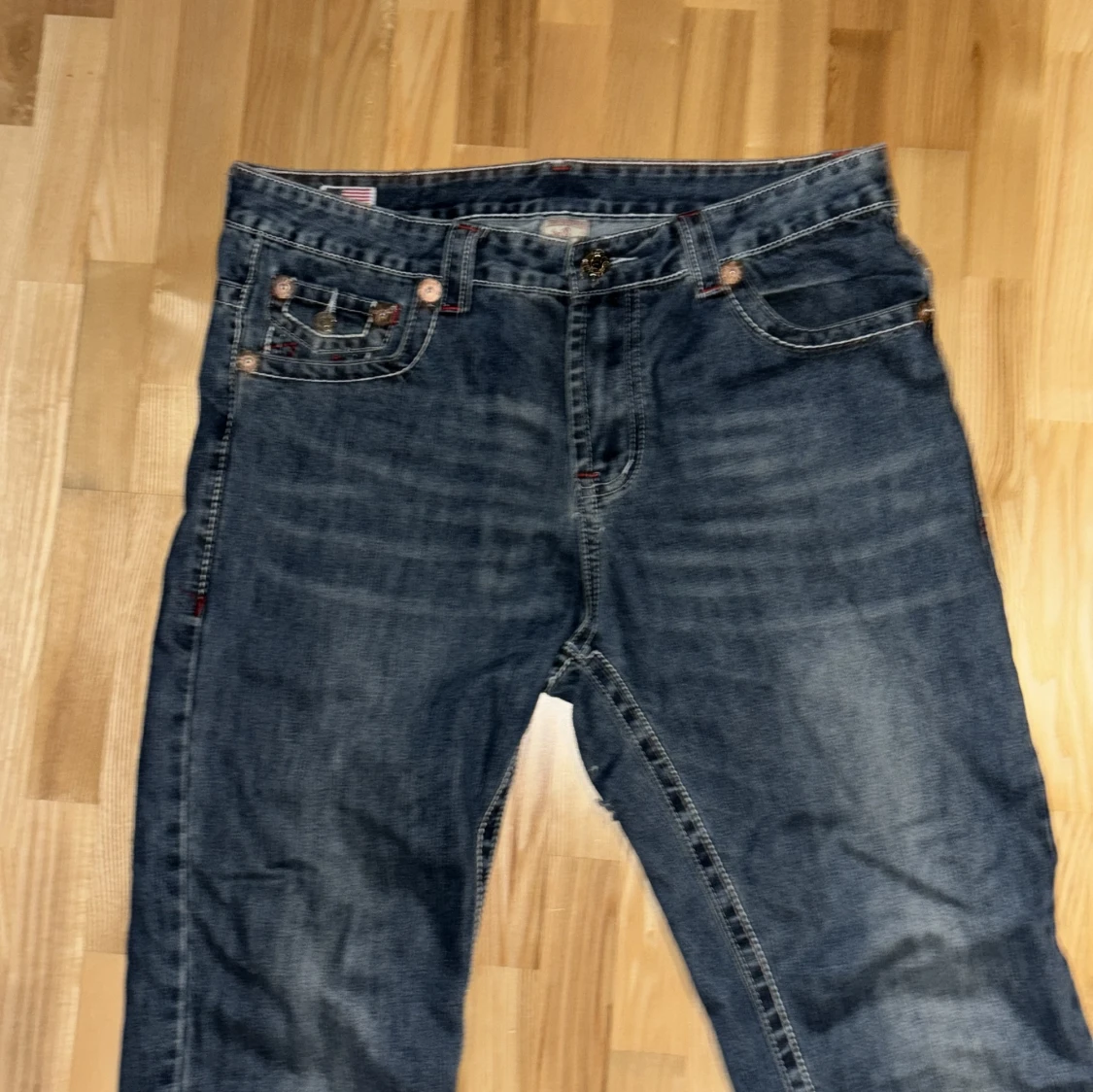 Blå Trueys med röd söm - 90