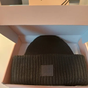 Acne mössa - Acne mössa 💕  Väldigt bra skick!