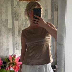 Gullig topp - Kolla gärna min profil💕