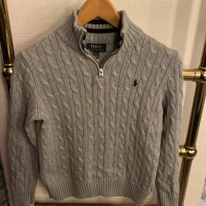 Polo Ralph lauren tröja - 10-12, köptes för inte så länge. Bra skick 10/10