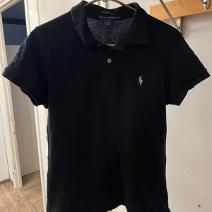Ralph Lauren Pike - Storlek M/S sjkortan är i perfekt skick Jag är 180cm och 72 kg Grisch Laidback  