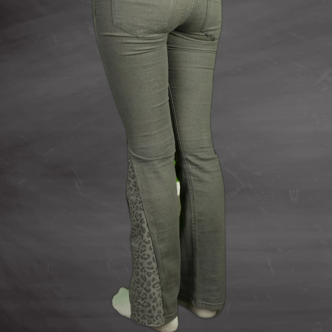 Lågmidjade bootcut leopard - 90