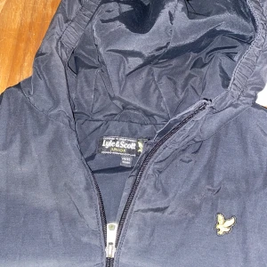 Lyle & Scott jacka  - Storlek xs/s Storlek xs men passar s också Kom privat för bättre bilder 