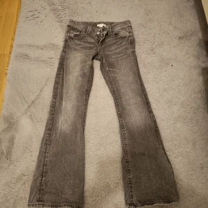 Jeans - Bootcut jeans från Gina, bra skick🩷 storlek 158
