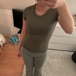 T-shirt  - Strl xs, fint skick