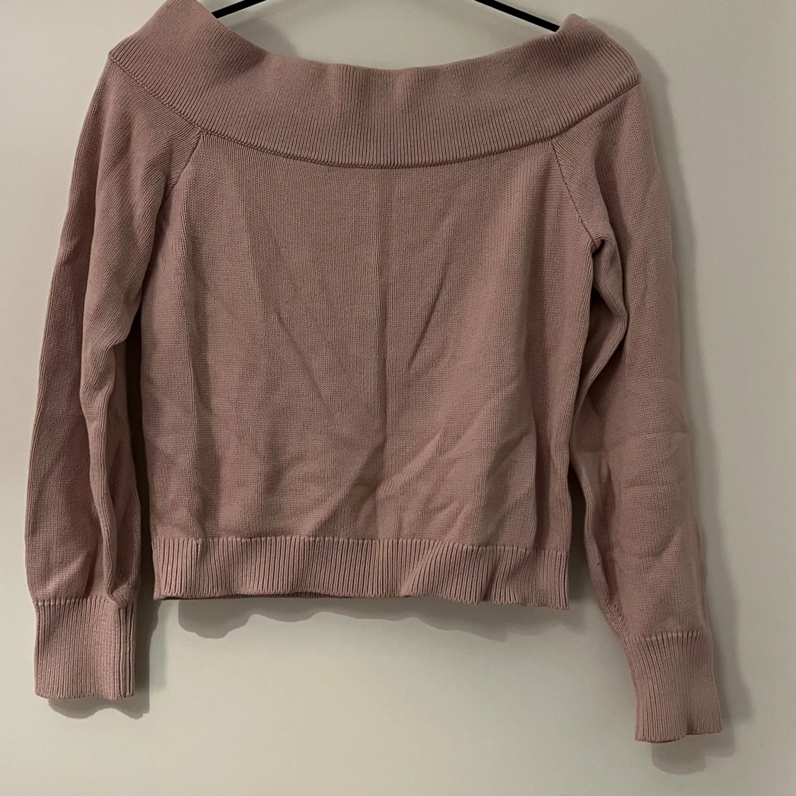 Rosa offshoulder tröja