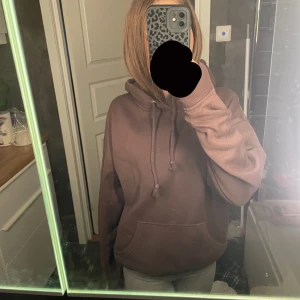 Brun hoodie  - Jättebra skick, pris kan diskuteras💗