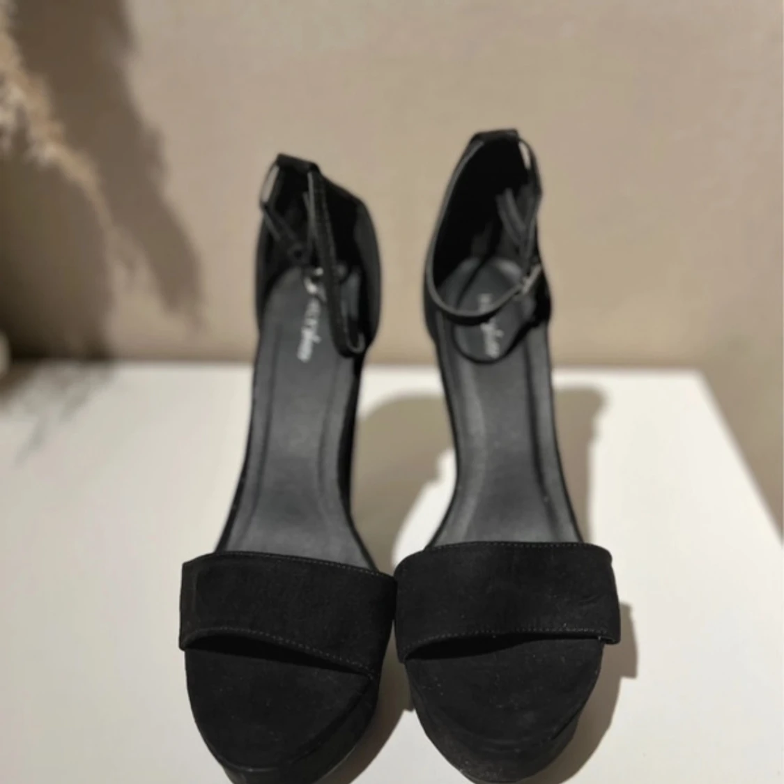 Nelly Shoes Platform Heel Sandal - 90