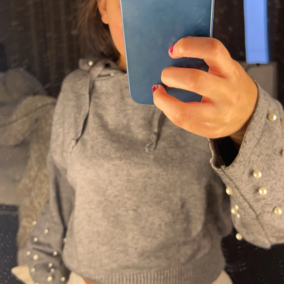 Mysig hoodie med pärlor 