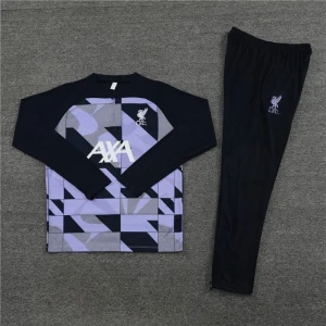 Liverpool tracksuit 24/25 - Nyskick, S - XL, pris går att diskutera.