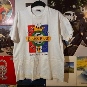 Single stitch Vintage Tshirt  - Vintage tshirt från 1995. Single stitch i väldigt bra cond. Dm vid frågor