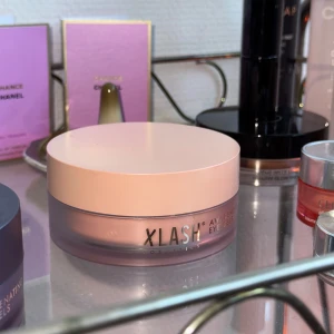  Xlash Awakening Eye Gels Patches - Säljer eye gel patches från xlash, ca 60% burken är kvar! Har försvarats svalt i mörker, fick de i present i augusti så fortfarande relativt nya:) säljer även Rejuvenating Eye Gels, men den är det ca 1/3 kvar av.. så den kan jag sälja billigare, båda för 150kr🥰 Kan mötas i Stockholm! 