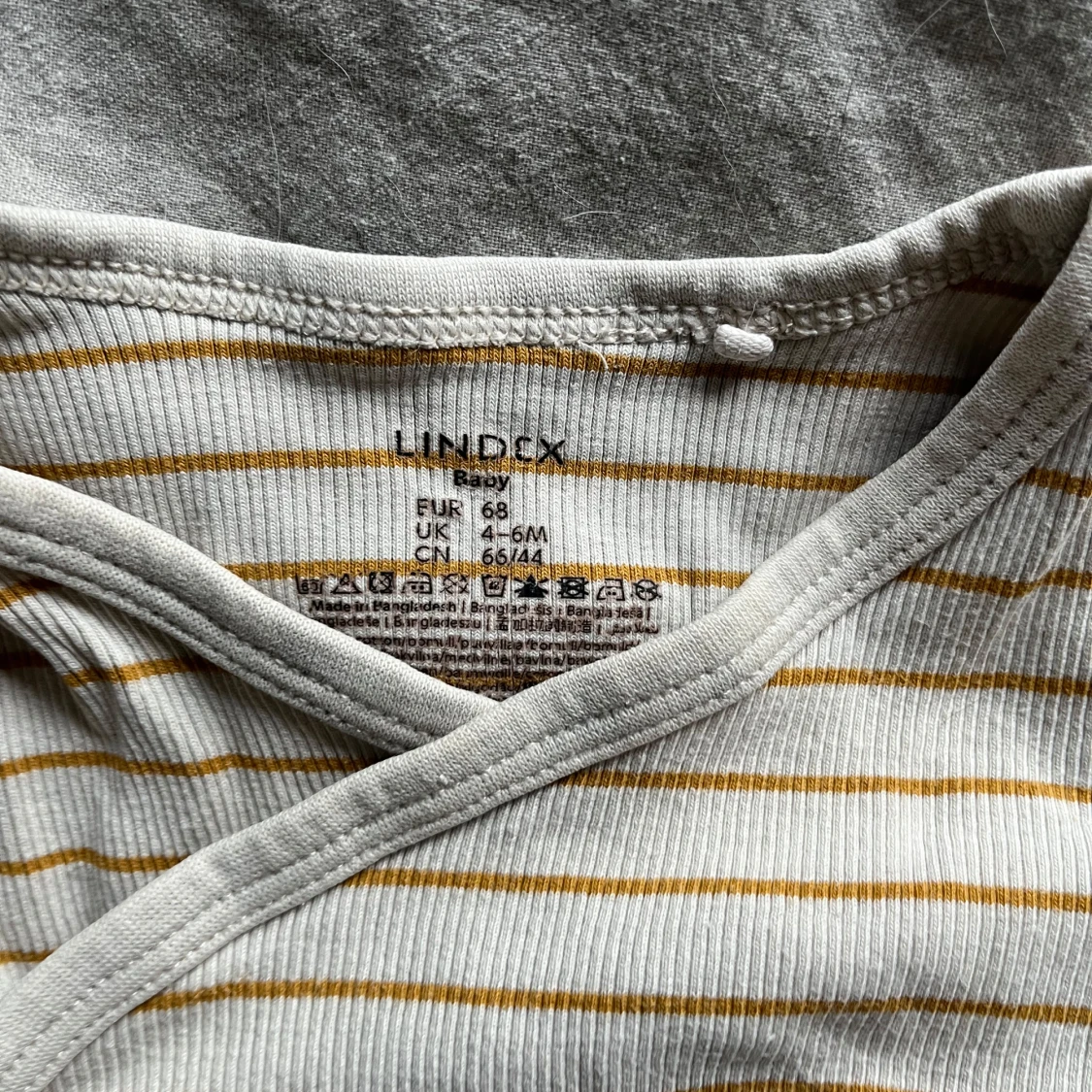 Randig omlottbody från Lindex - 90