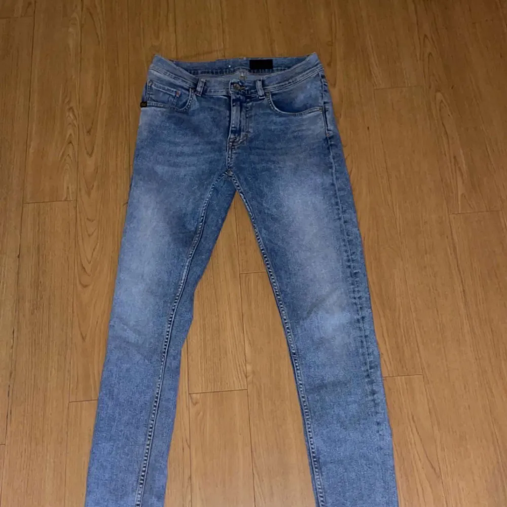 Säljer ett par tiger of Sweden jeans då dem inte passar. Jeansen är i bra skick.  Hör av er om ni har mer frågor! Priset är inte hugget i sten. . Jeans & Byxor.