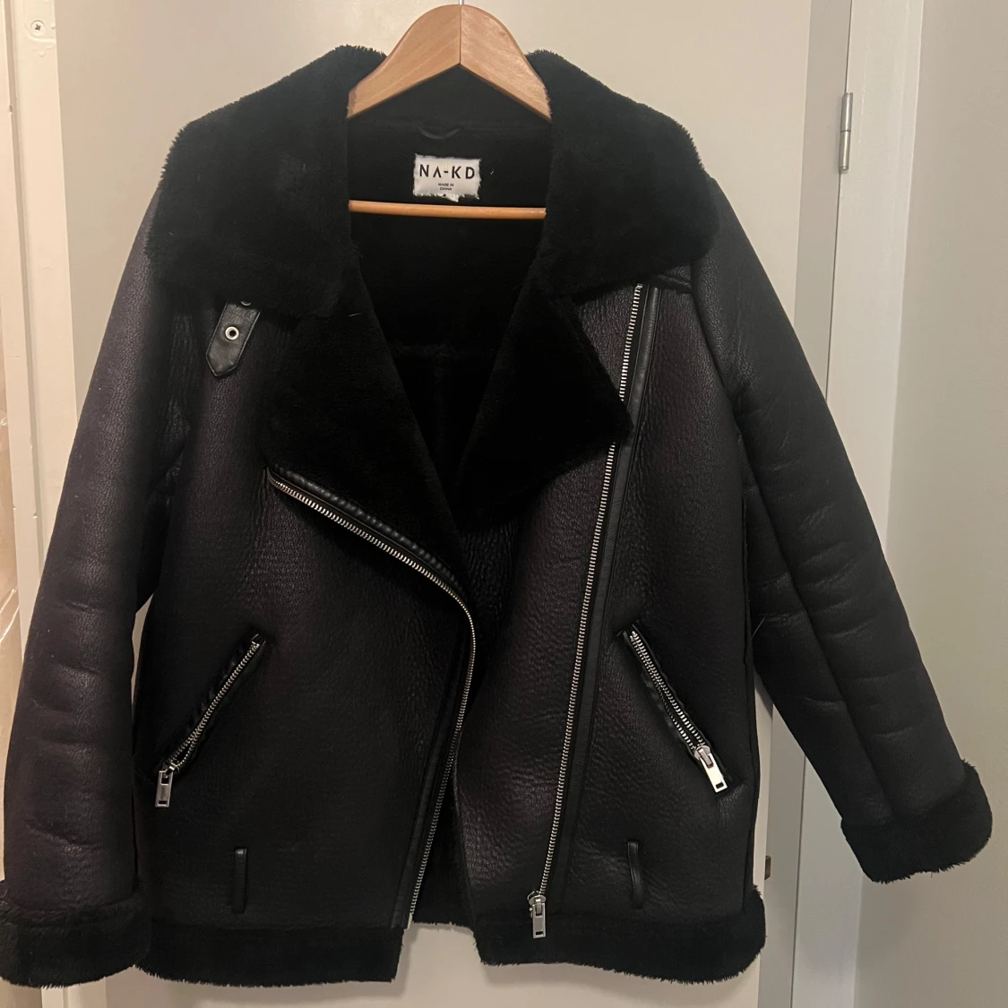 Svart jacka från NA-KD - 91
