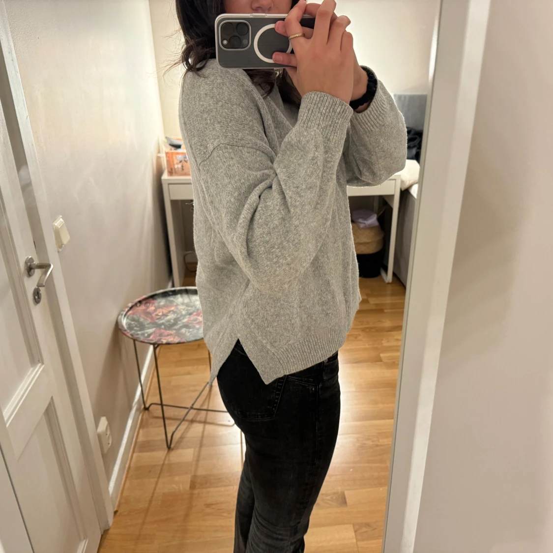 Grå stickad tröja  - 90