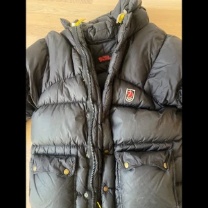 Fjällräven jacka - Fjällräven jacka i stor modell, hyfsat stor i storleken oxå. 