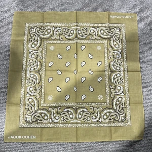Jacob Cohen Scarf - Snygg Jacob Cohen scarf perfekt till fest