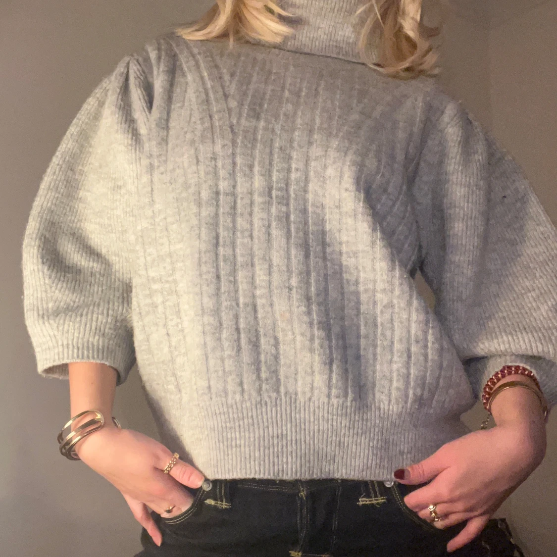 Grå ribbad polotröja - 91