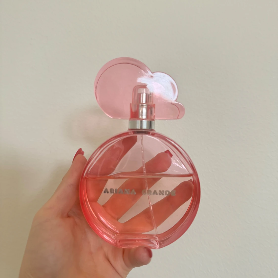 Parfym från Ariana Grande