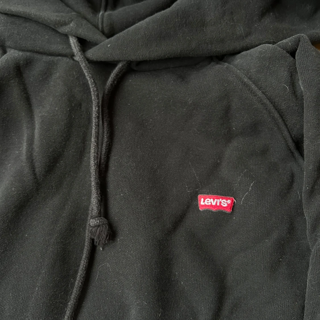 Svart hoodie från Levi's - 90
