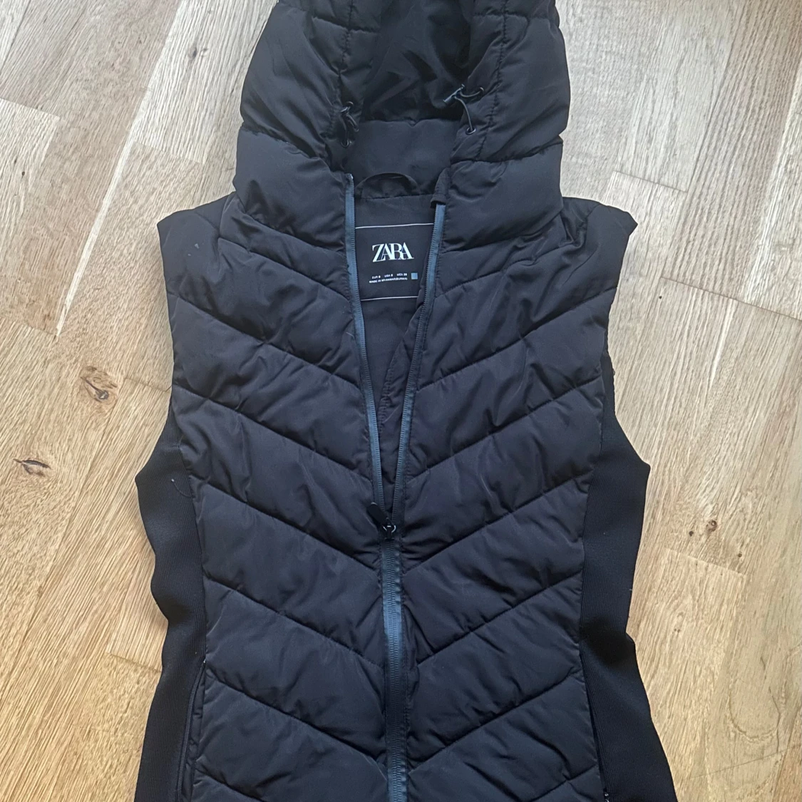 Svart väst  från Zara, nyskick 