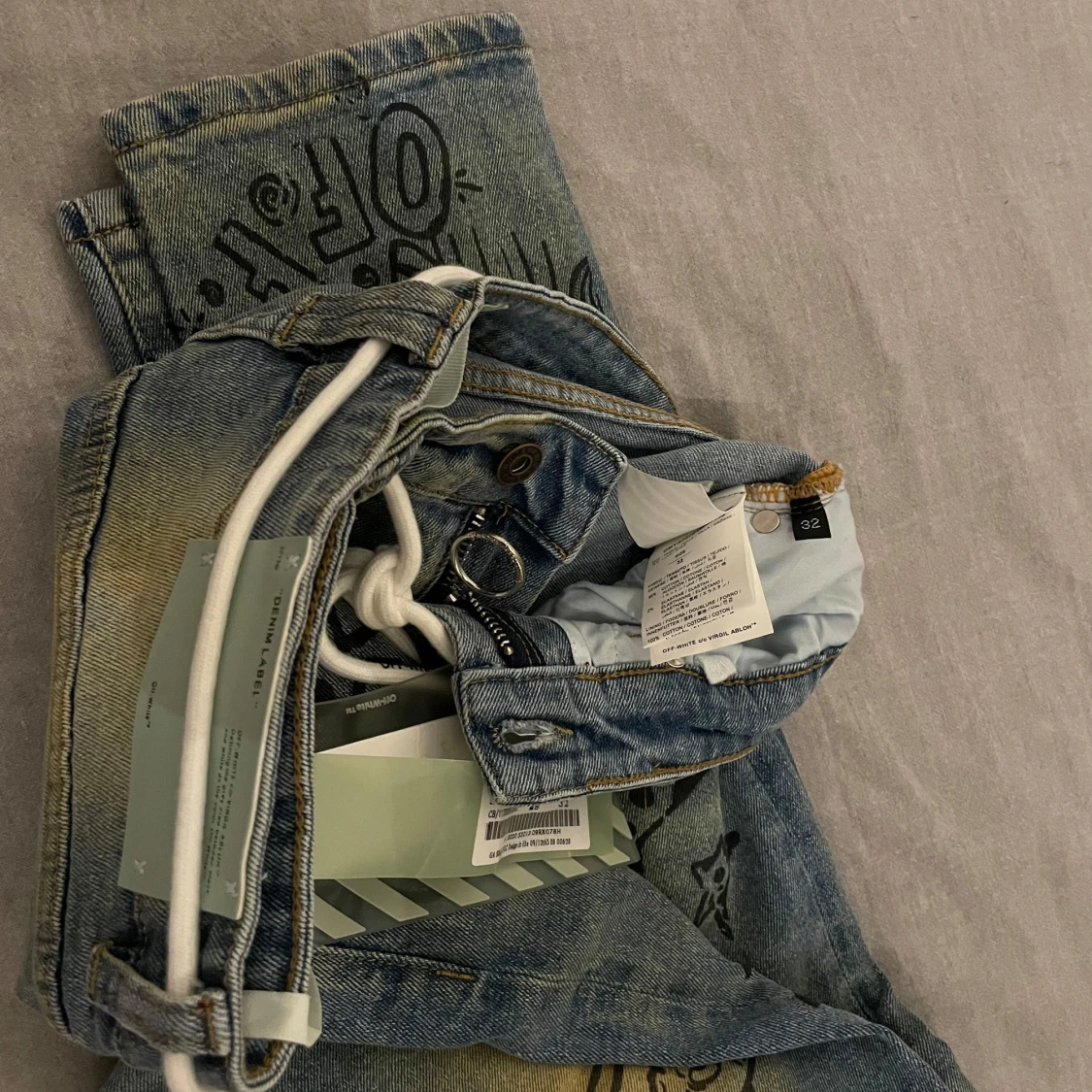 OFF-WHITE: ”wizard” JEANS - 92